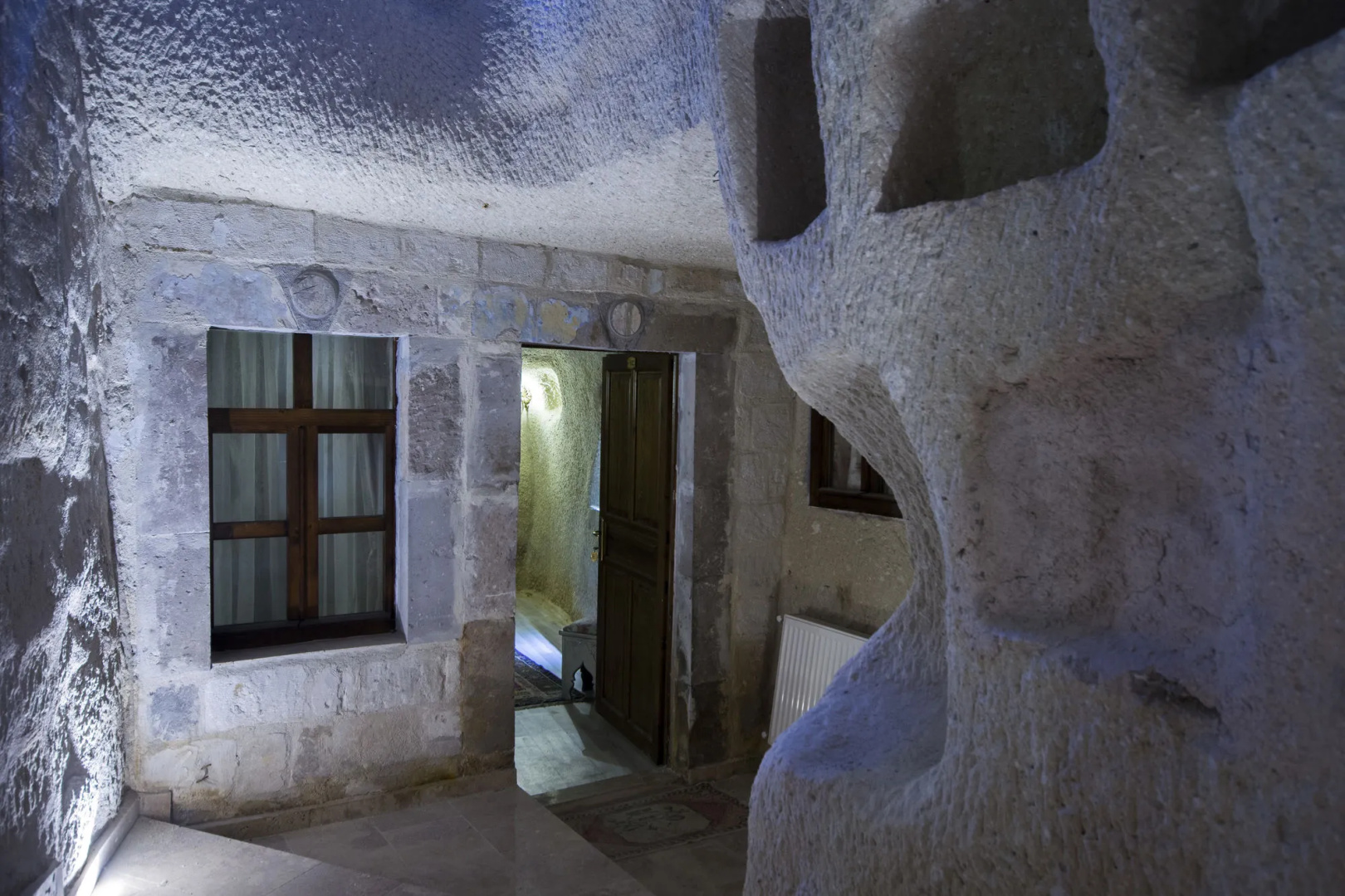 Bedrock Cave Hotel - Adults Only