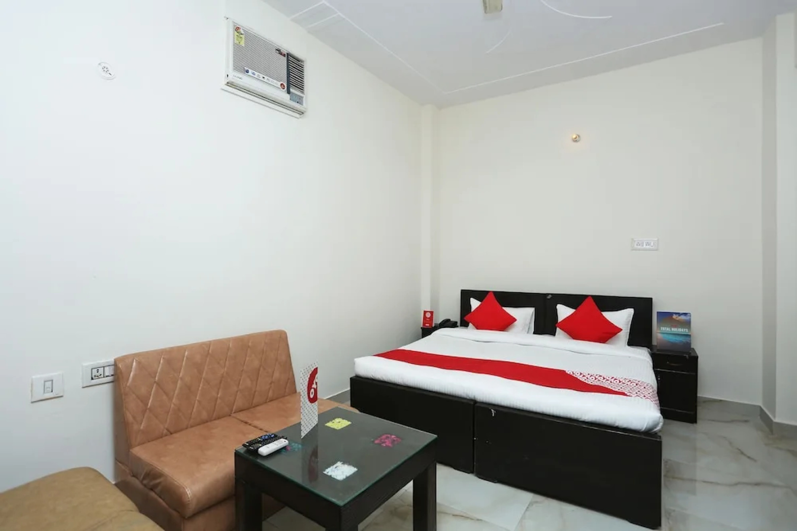 OYO 16904 Hotel Maharaja Palace