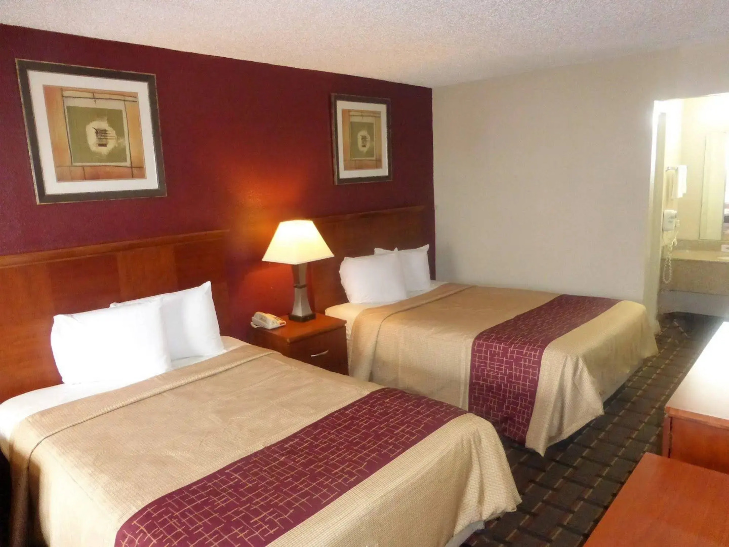 Days Inn & Suites by Wyndham Bossier City/Casino Area