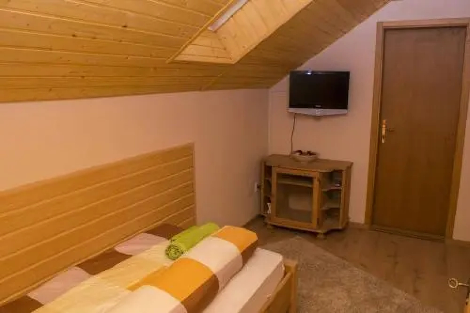 TOLNA VENDéGHáZ