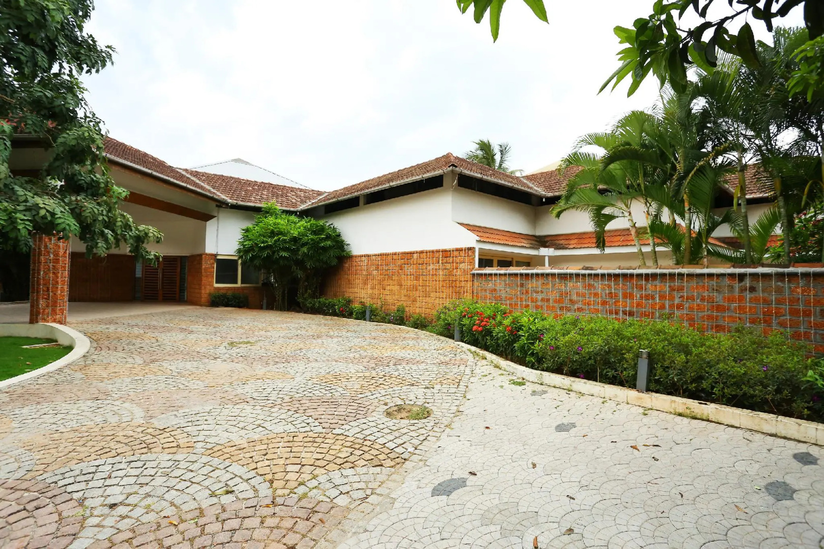 Capital O 29855 Island Inn