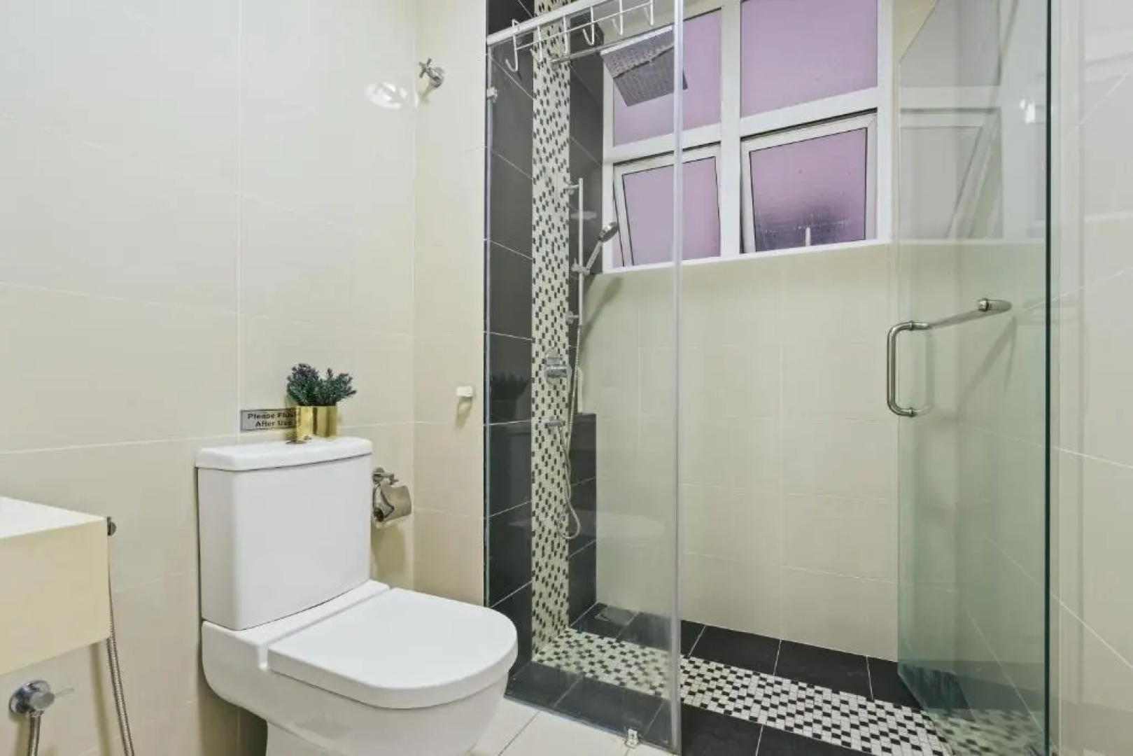 Puchong Skypod Residence, 1-5 pax with Balcony Unit, Walking Distance to IOI Mall, 10min Drive to Sunway