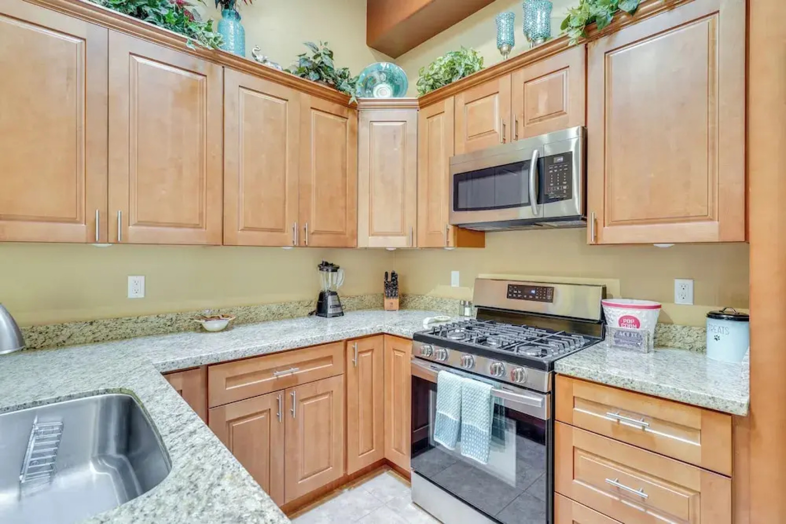 Tubac Adobe Townhome: Shop, Golf, Explore & More!