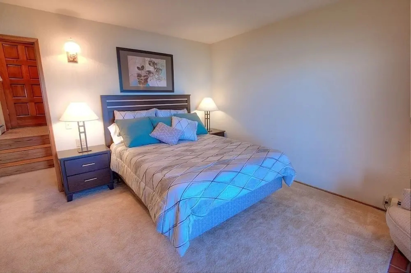 Lake View Glen 4 Bedroom Home by RedAwning