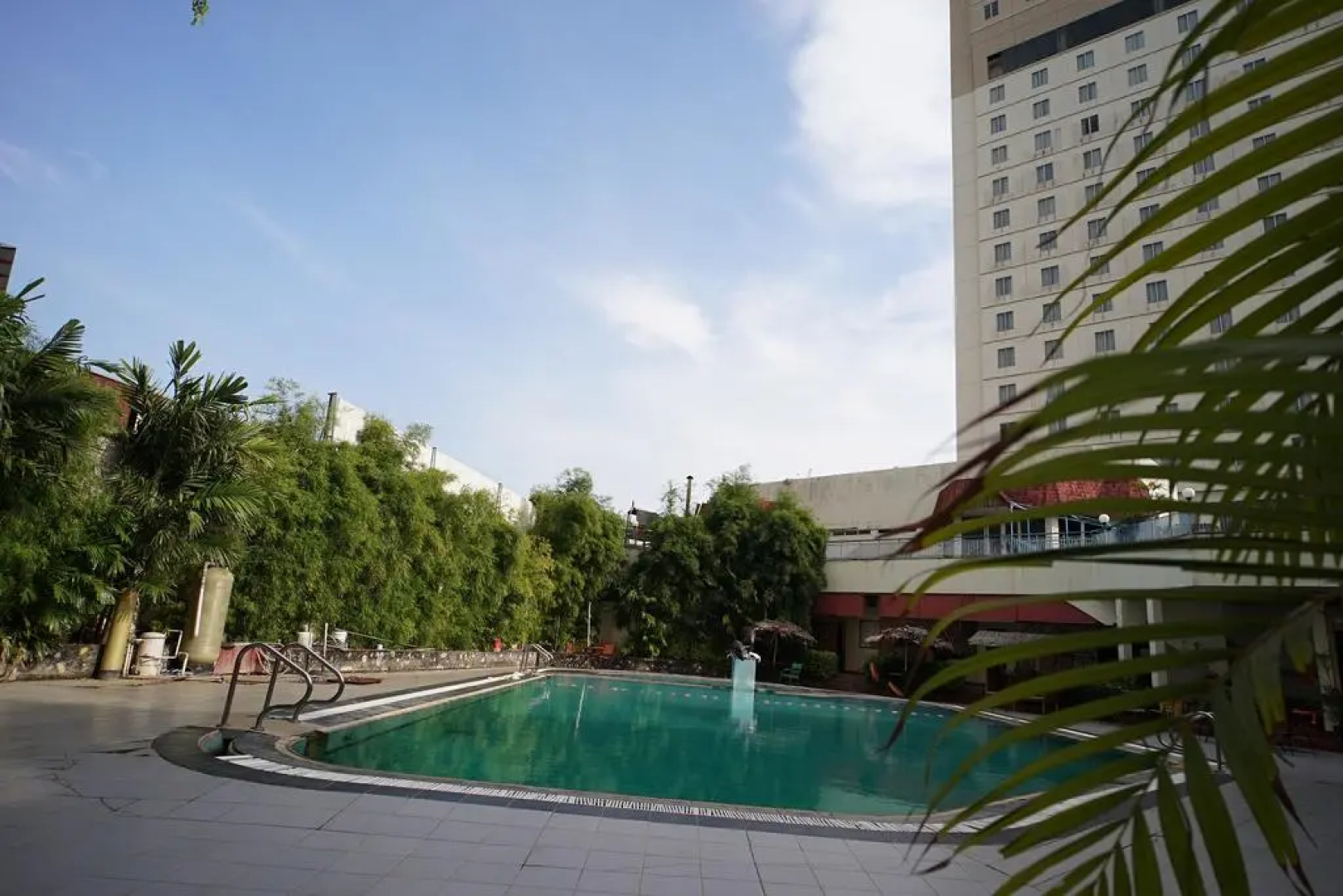 Capital O 1963 Hotel The New Benakutai