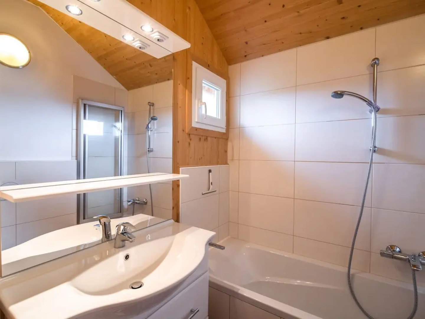 Mountain Chalet in Klippitztörl Near Forest With Garden & Parking