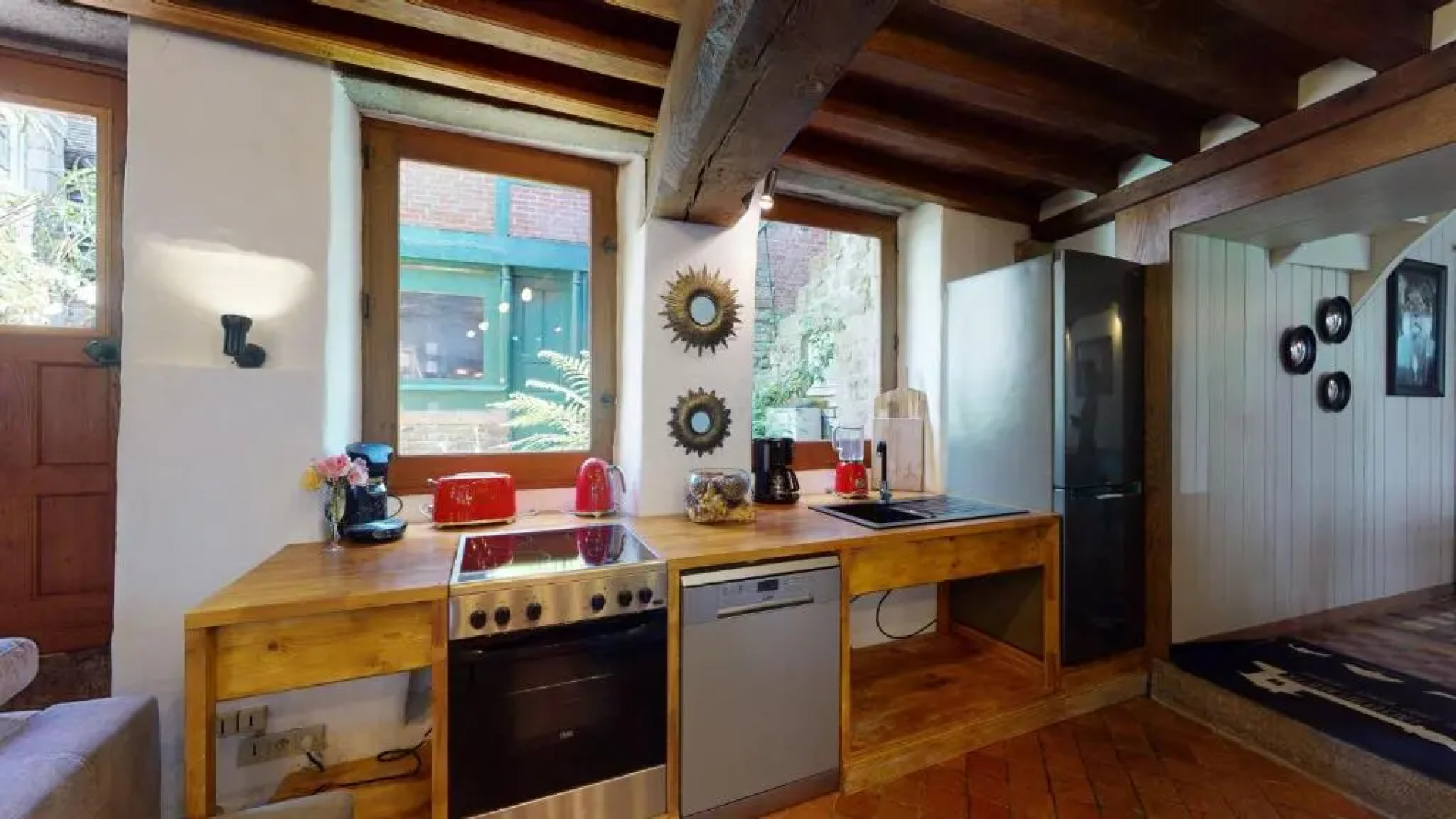 La Villa et Cours du Paradis gîte 4 étoiles, Billard BabyFoot, société La Clef Decamp