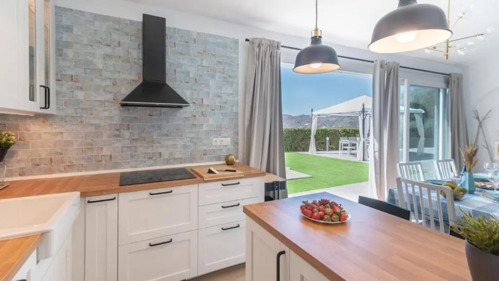 Cortijo Entre Pueblos Competa by Ruralidays