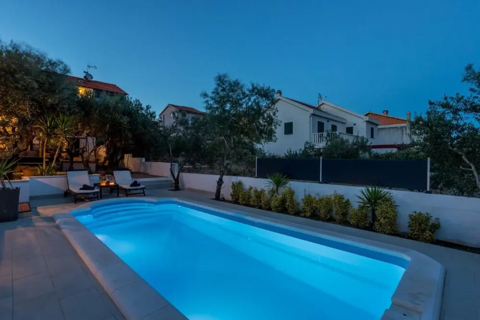 Maslina - Close to the sea - H