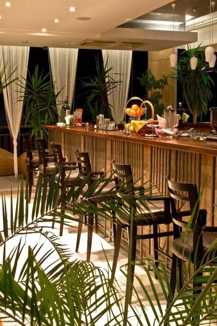 D&C Apartments in Garden of Eden