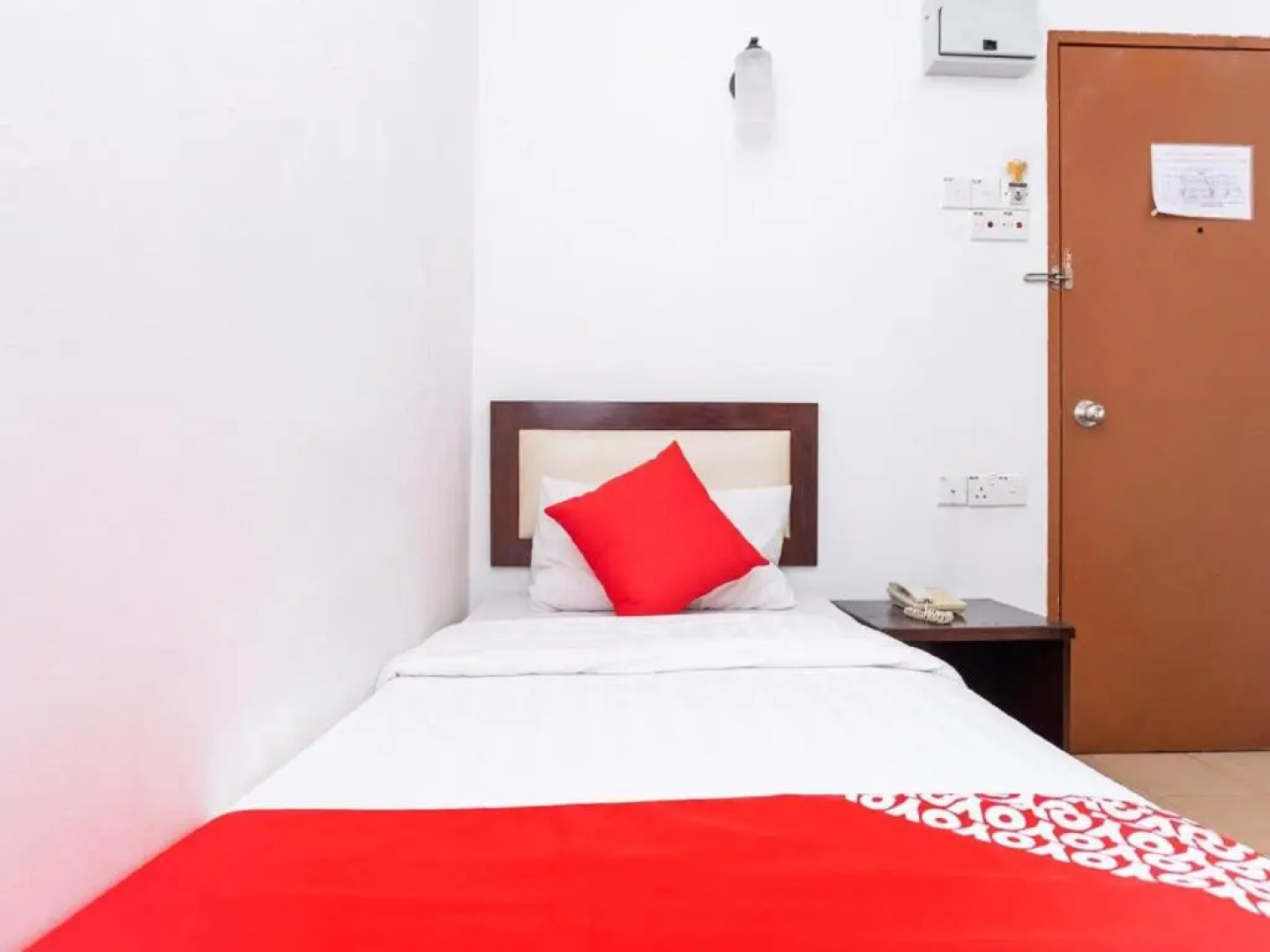 OYO 90742 I-home Hotel