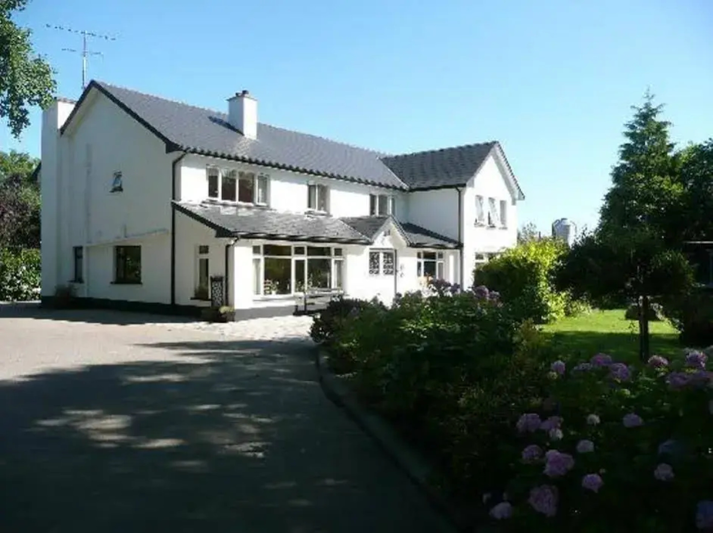 Arch House