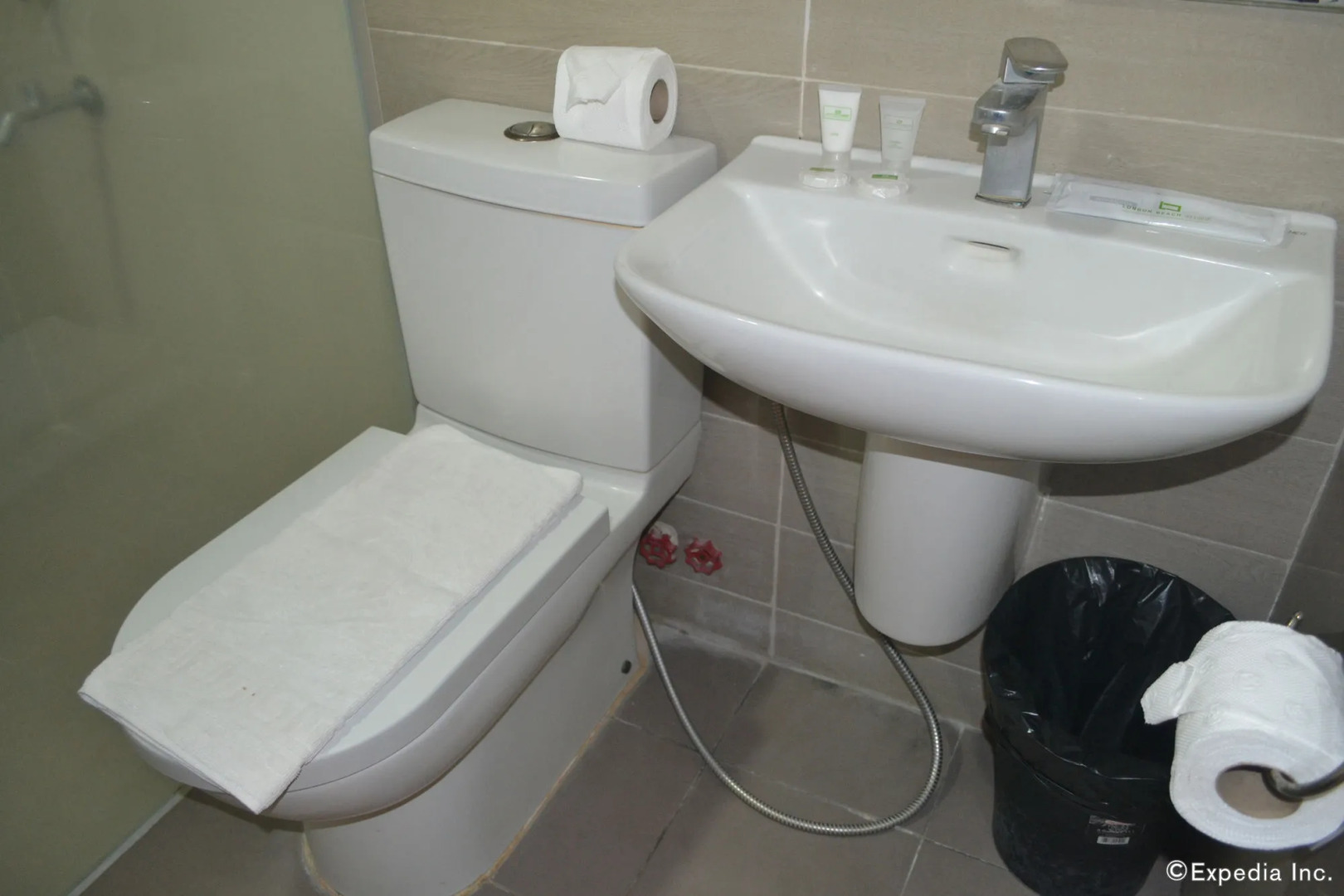 London Beach Resort and Hotel