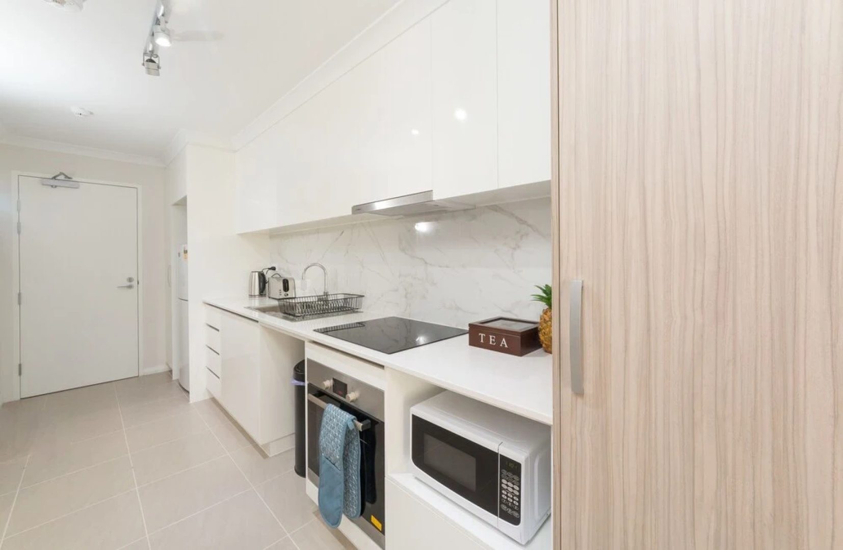Lakeview Apartment Suite 17