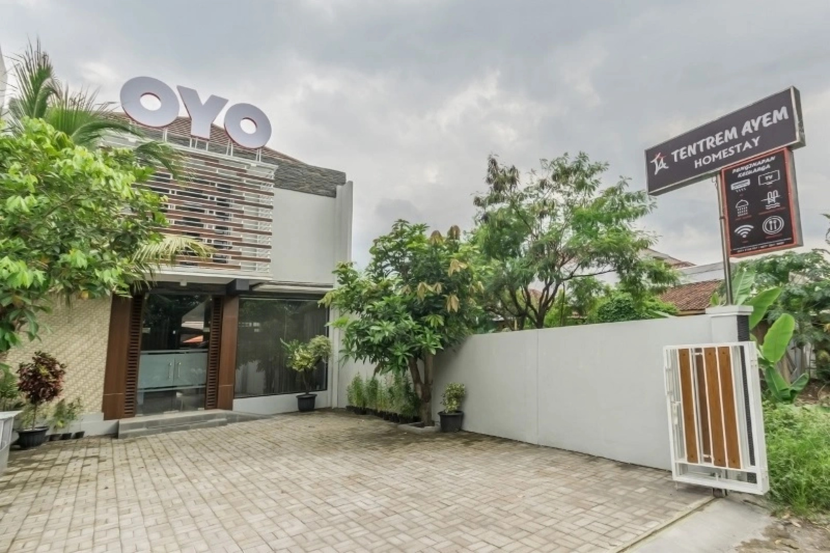 OYO 411 Homestay Tentrem Ayem