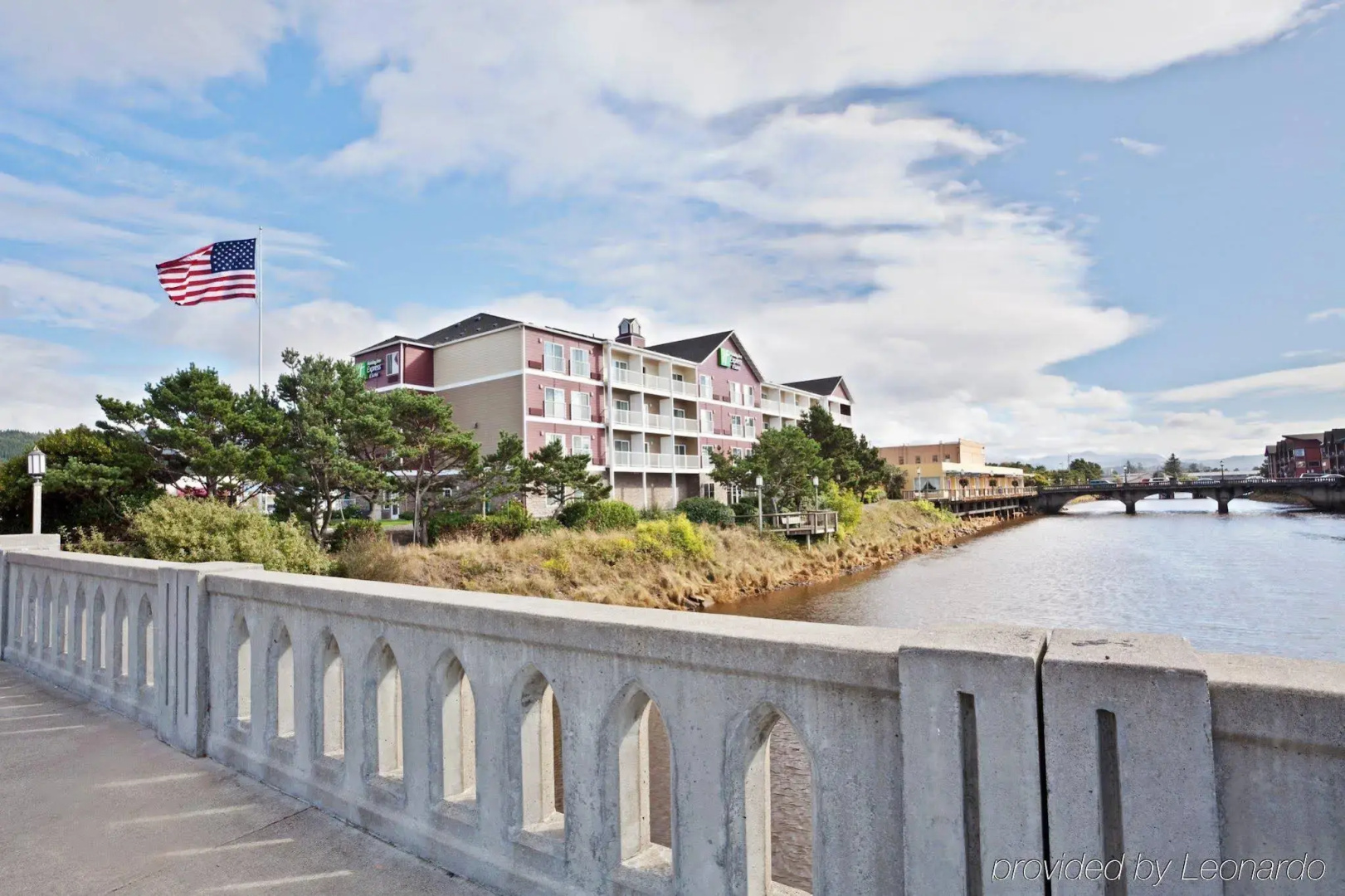 Holiday Inn Express Hotel & Suites Seaside-Convention Center by IHG