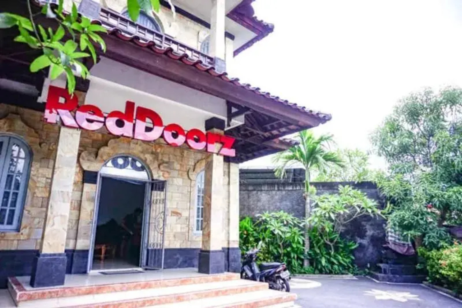 RedDoorz @ Batubulan Gianyar