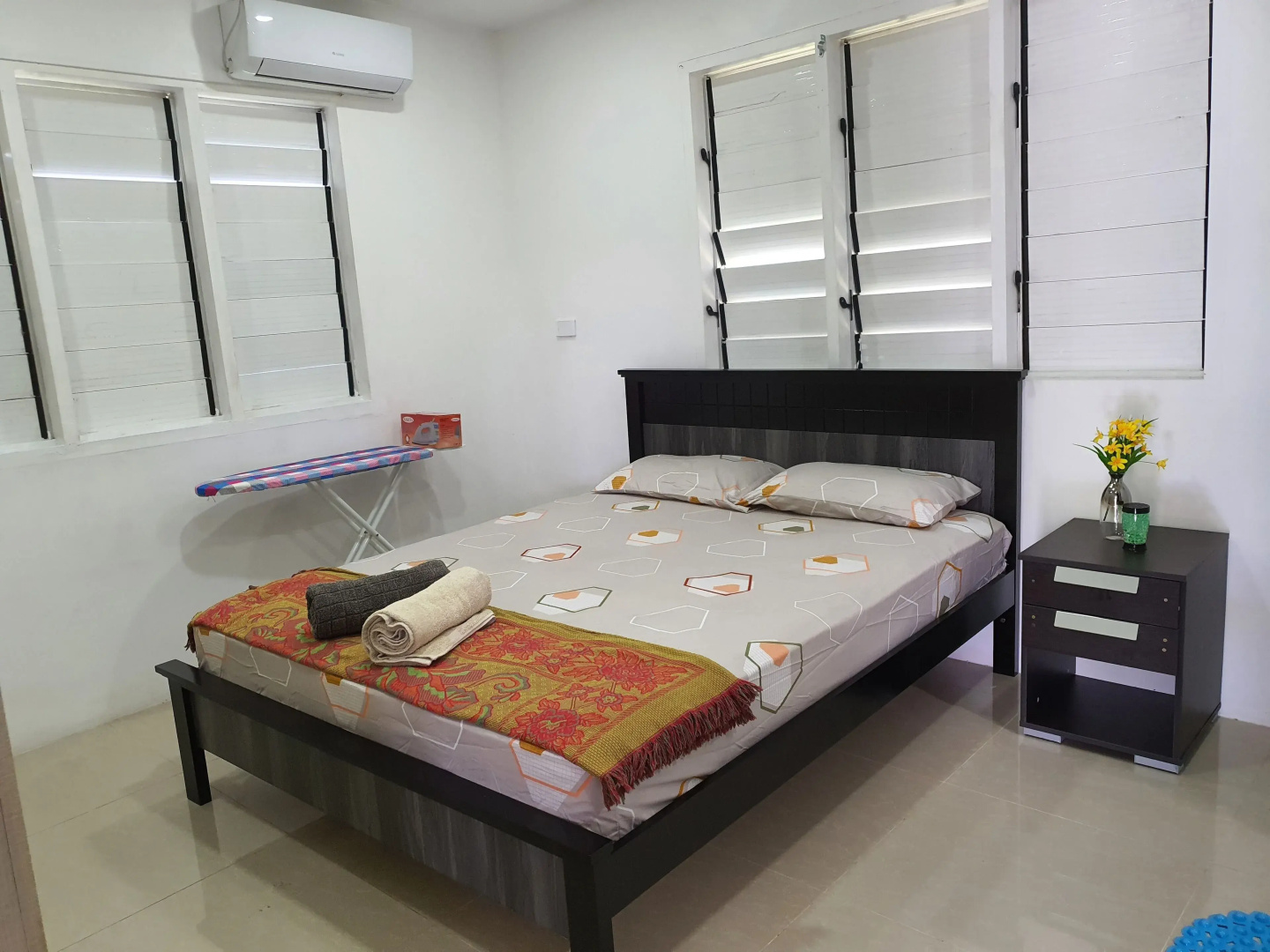 Single Room with Shared Kitchen and Living Room