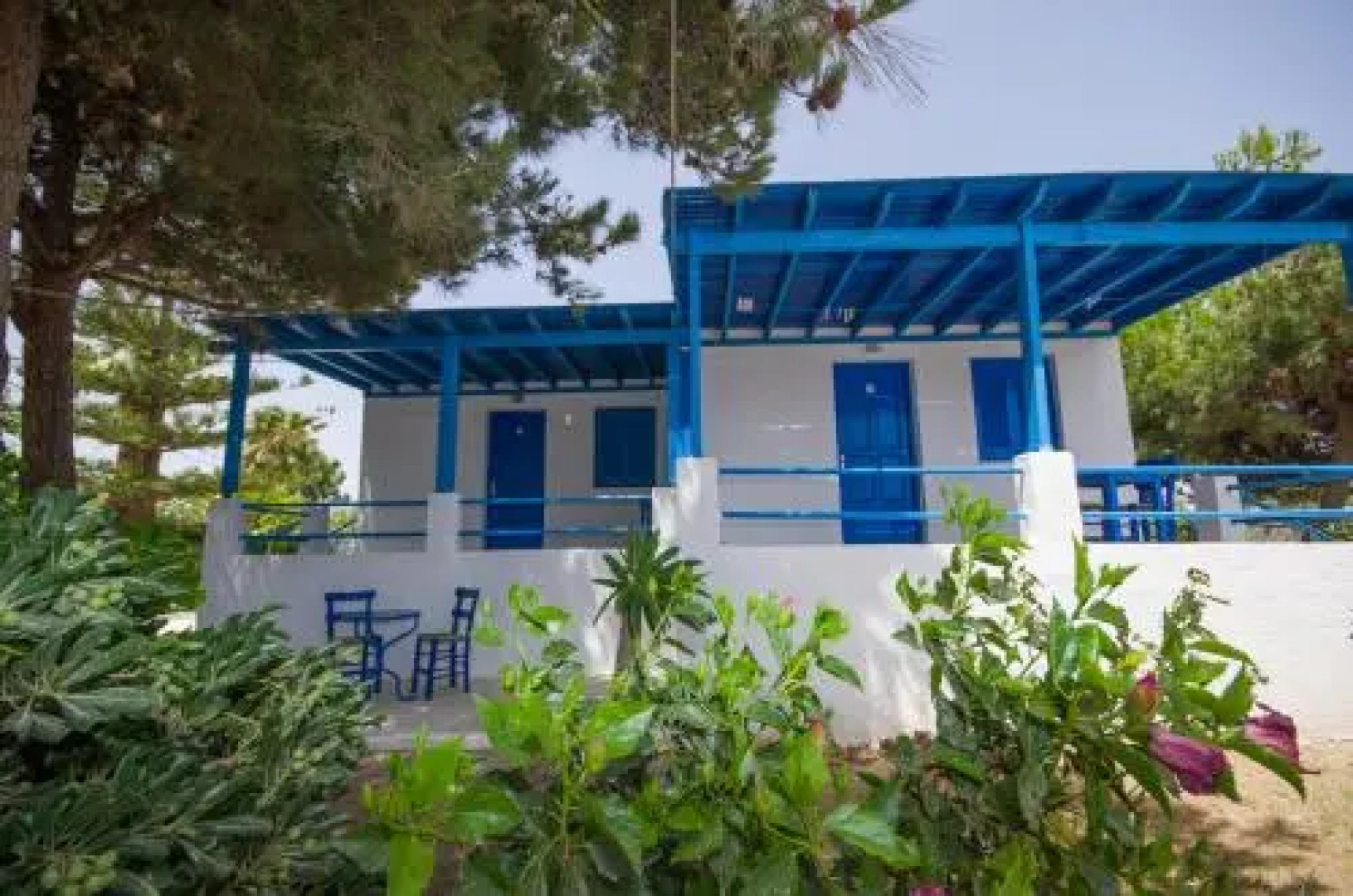 Gialos Studios & Apartments