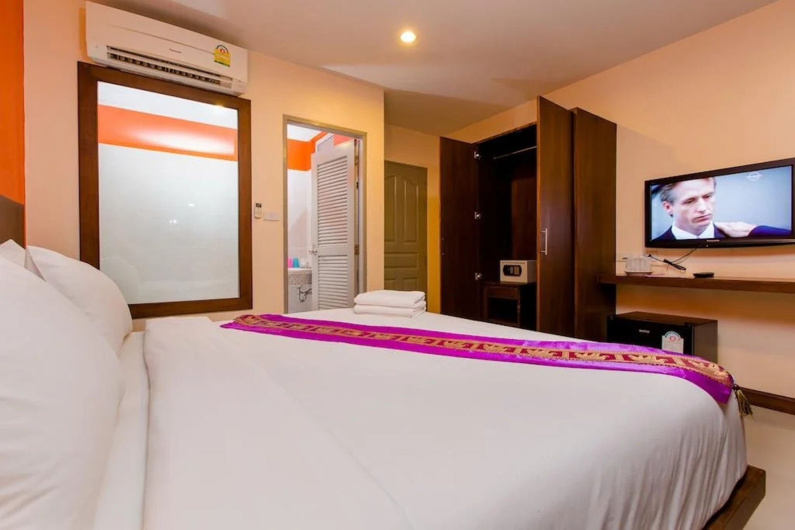 Backstage Inn