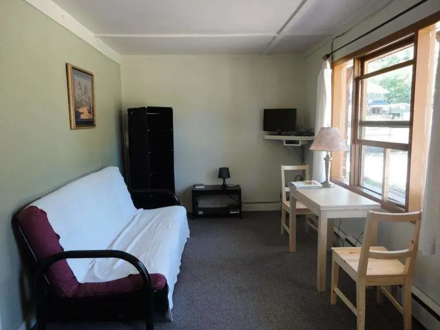 Dwight Riverside Inn