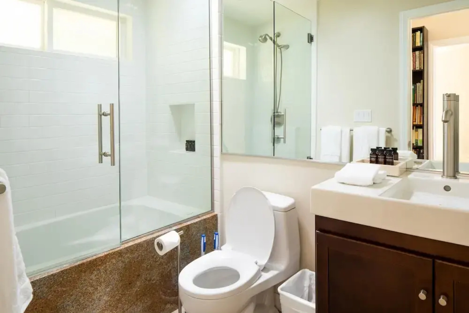 Piedra by AvantStay | Malibu Oasis w/ Patio & Spa