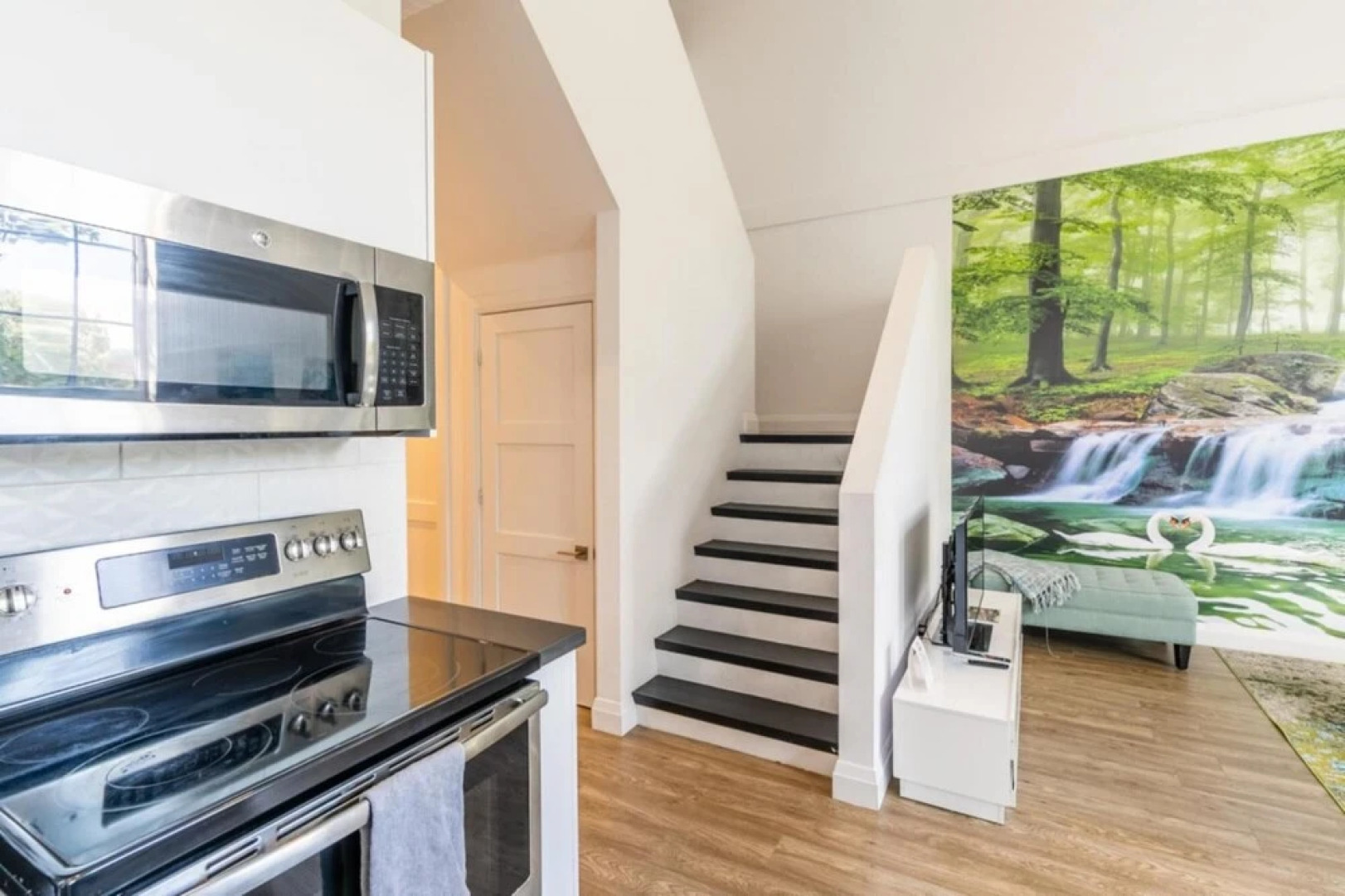 Spacious 2Br Dundurn Loft Rooftop Terrace Parking Gym