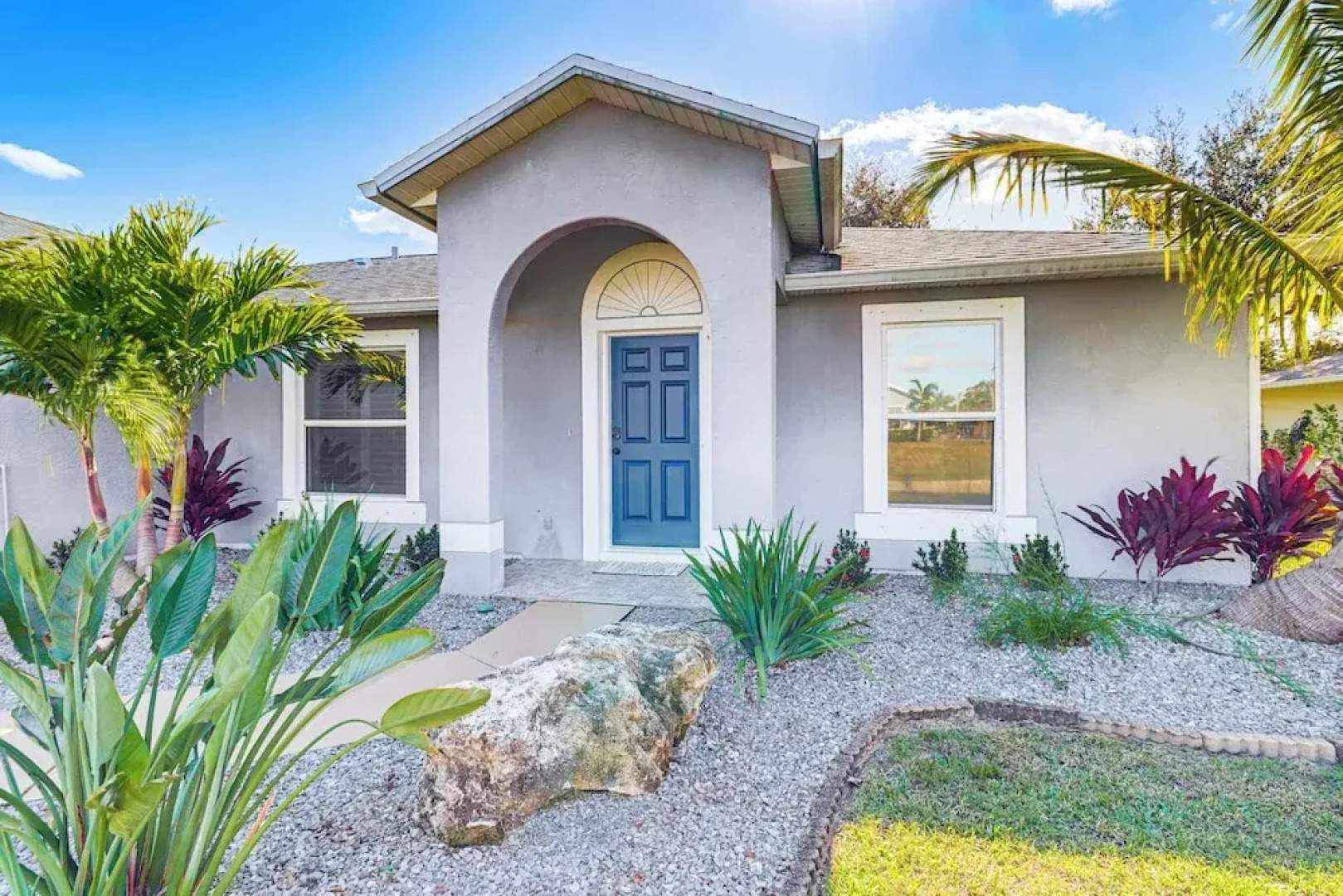 Private Yard & Screened Patio: Sunny Sebastian Gem