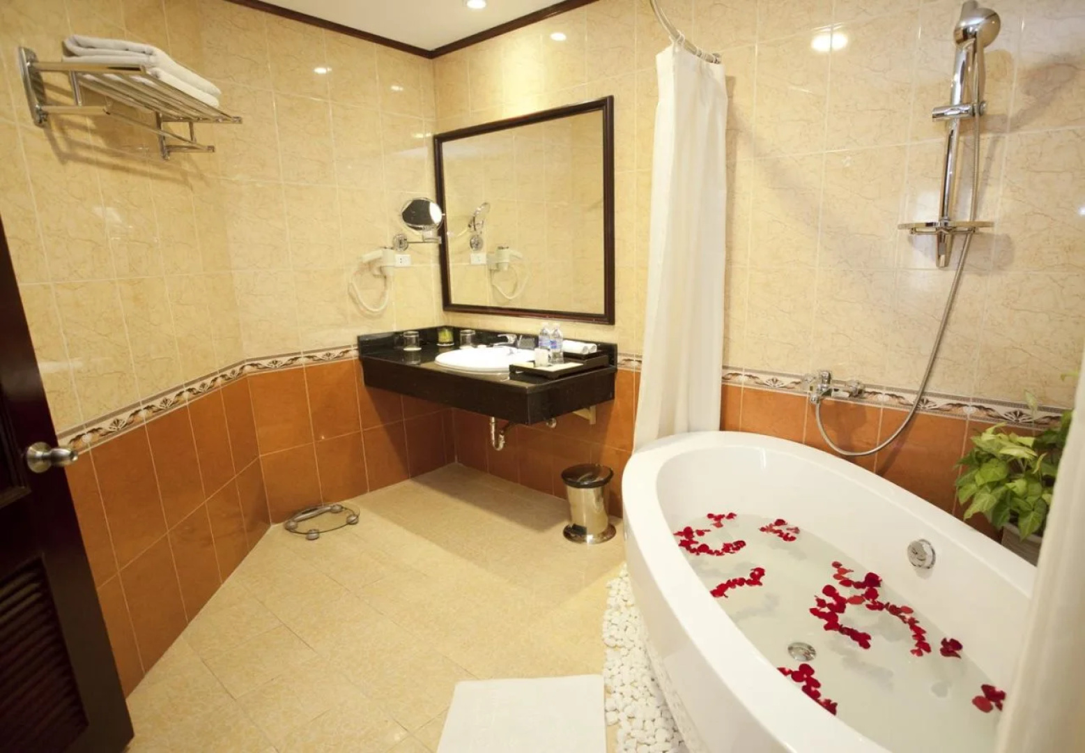 Asean Halong Hotel