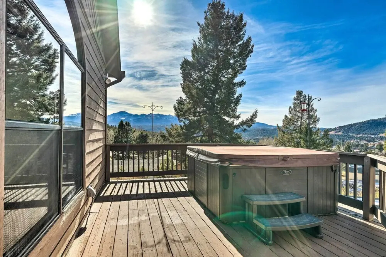 Woodland Park Hideaway w/ Mtn Views & Hot Tub