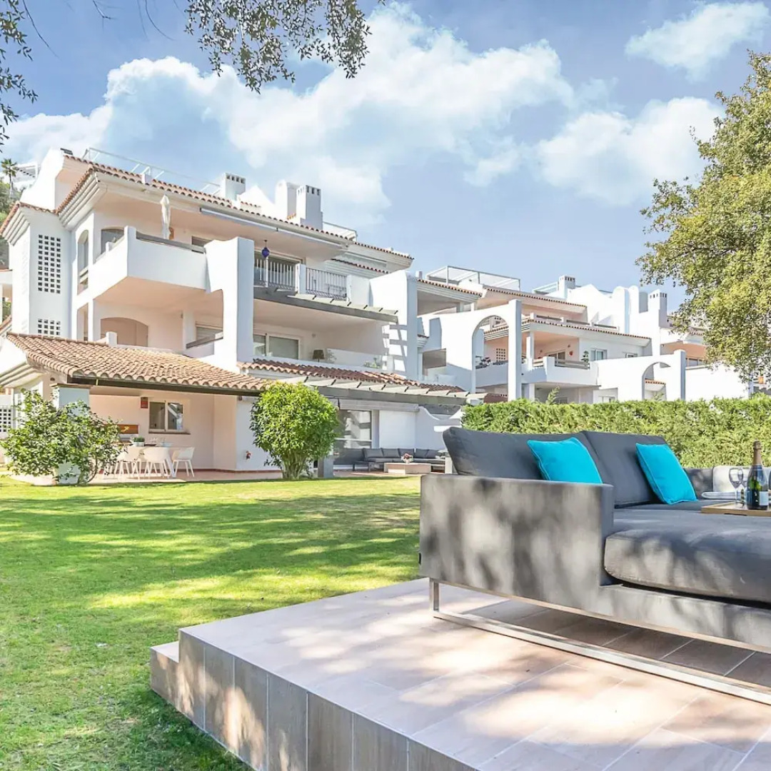 Apt Mairena Forest sea View Pool