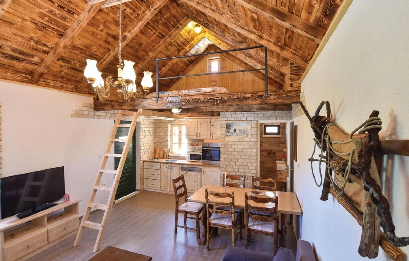 Awesome Home in Seget Gornji With Sauna, Wifi and 8 Bedrooms