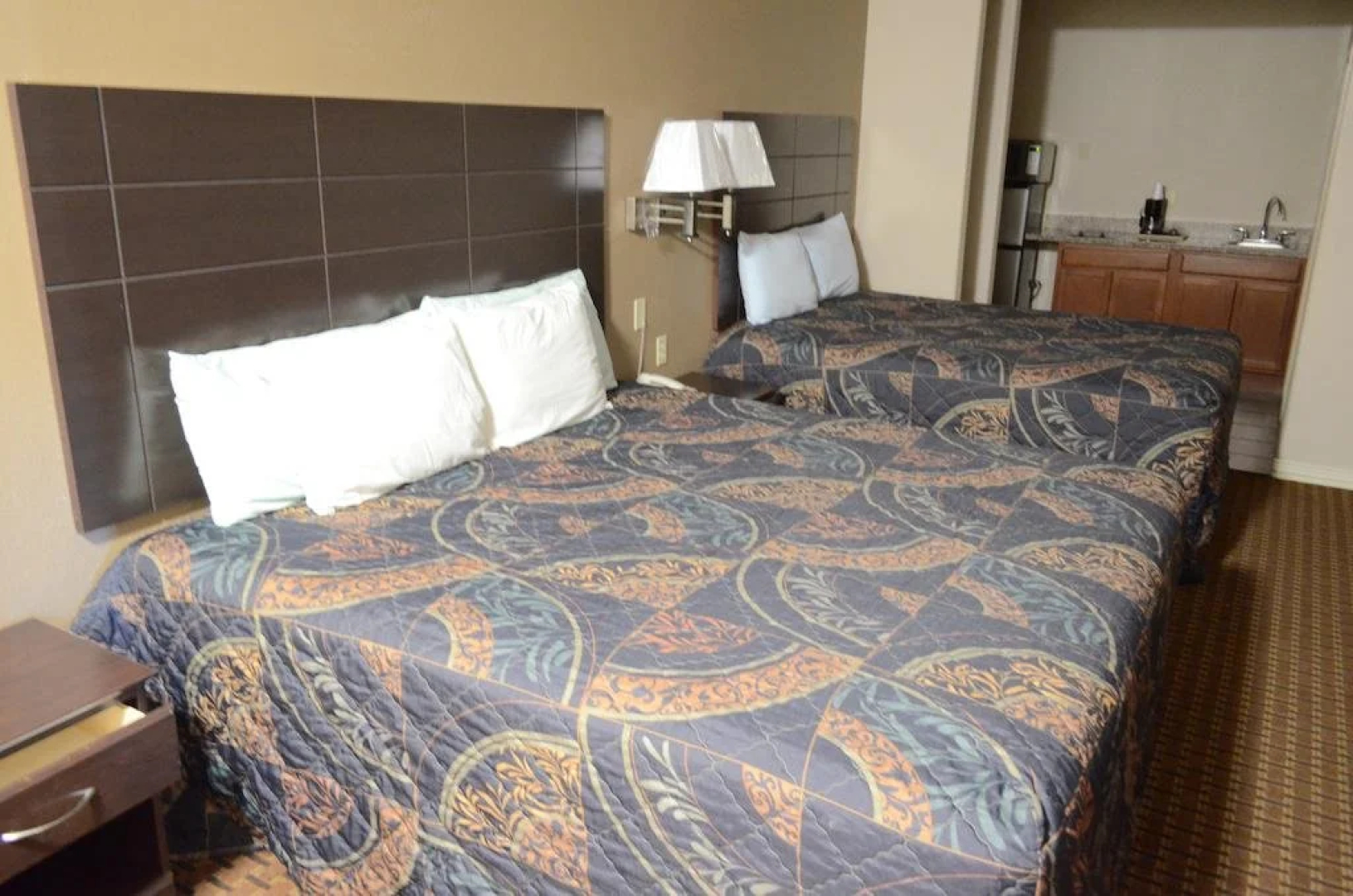 Budget Host Inn & Suites