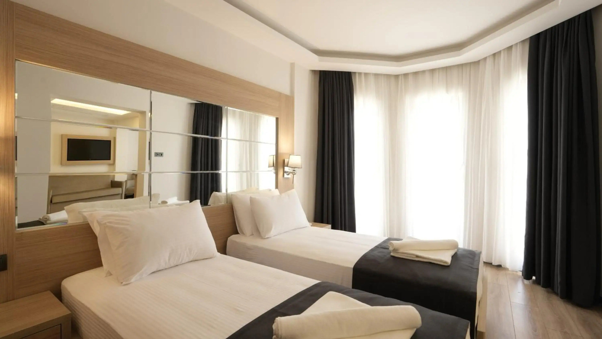 Alesta Seaside Residence