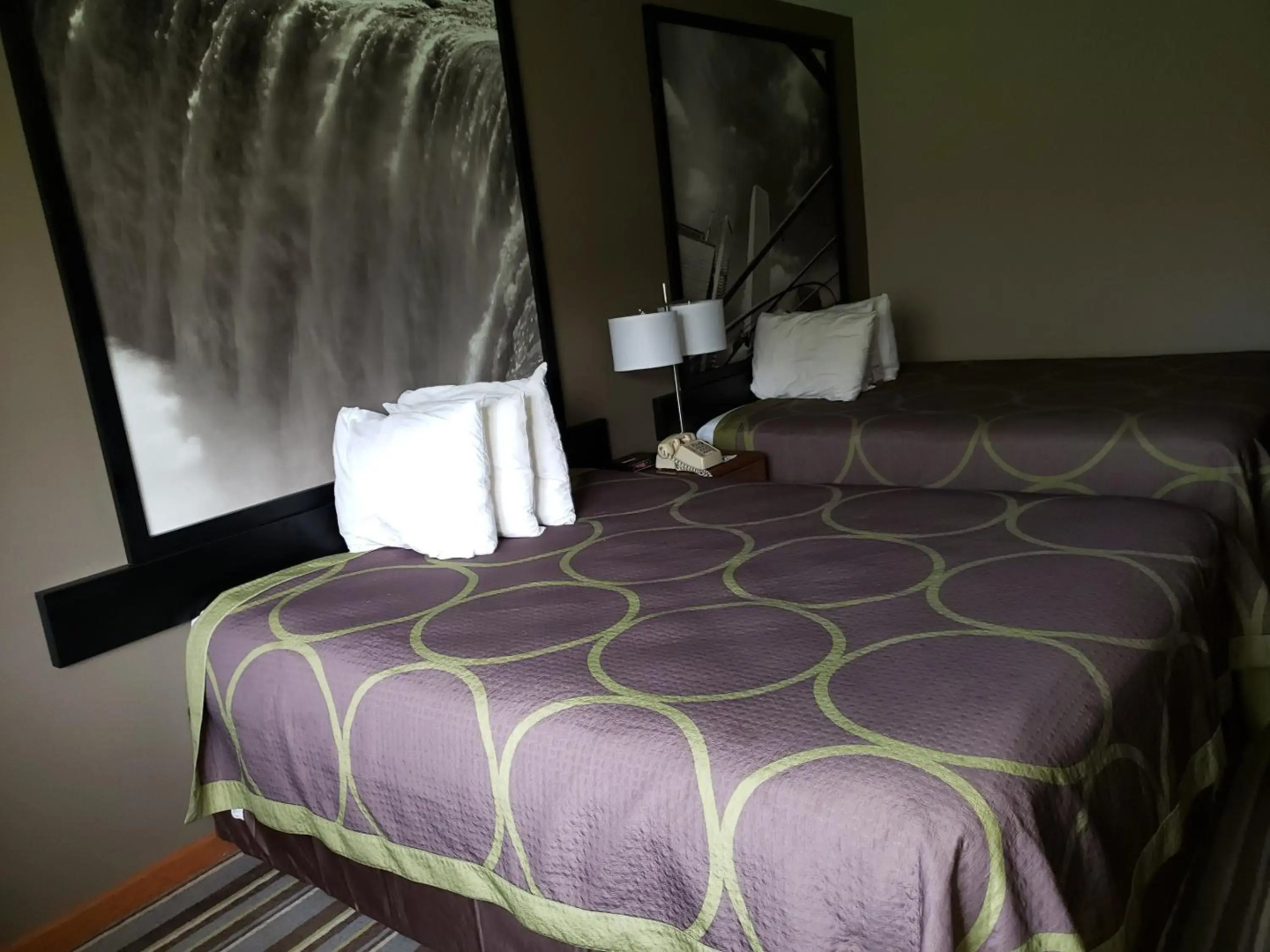 Watseka 24 Inn & Suites