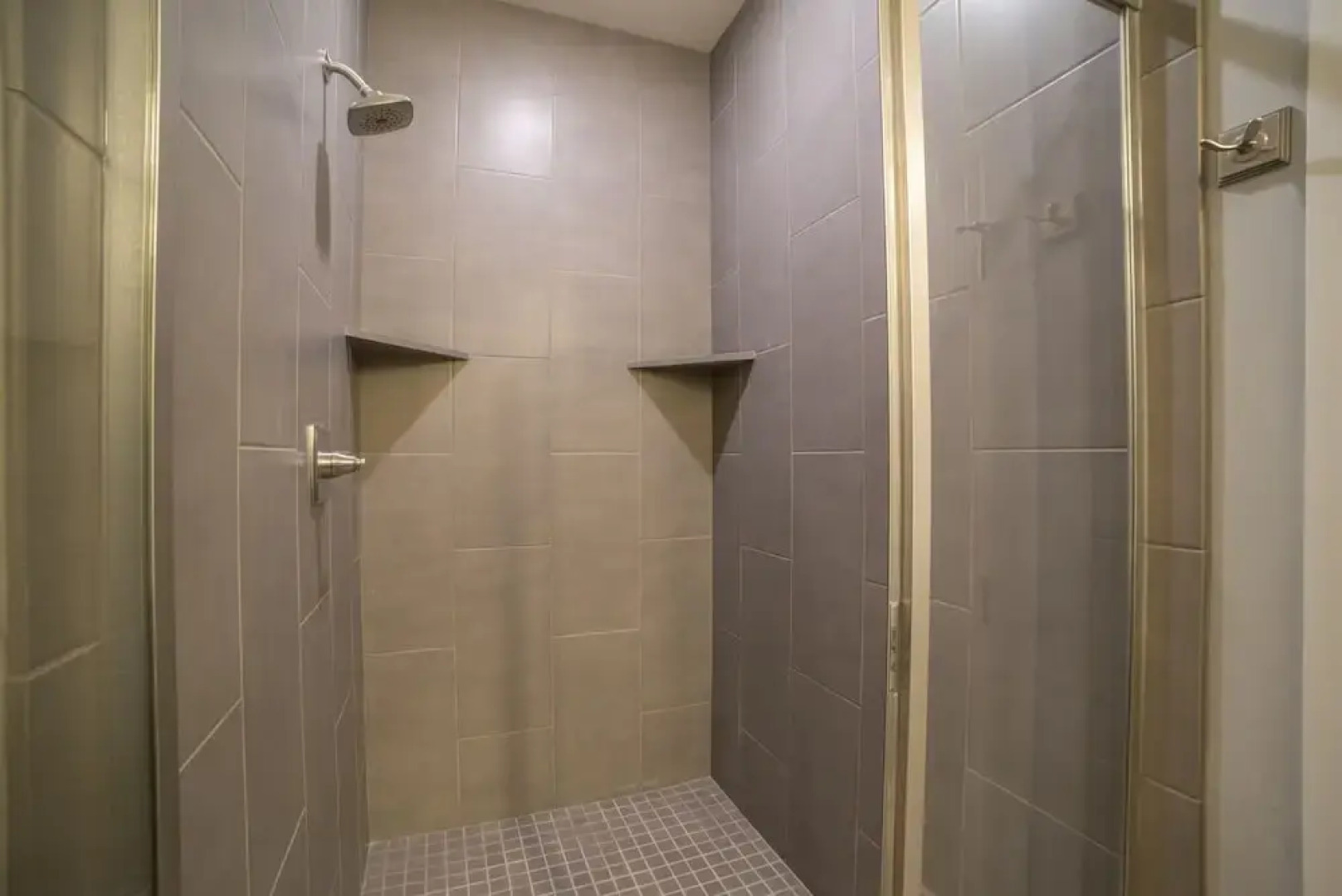 Family Vacation~crater Hot Spring, Tubing & Ice Skating~kanton 3 Bedroom Apts by RedAwning