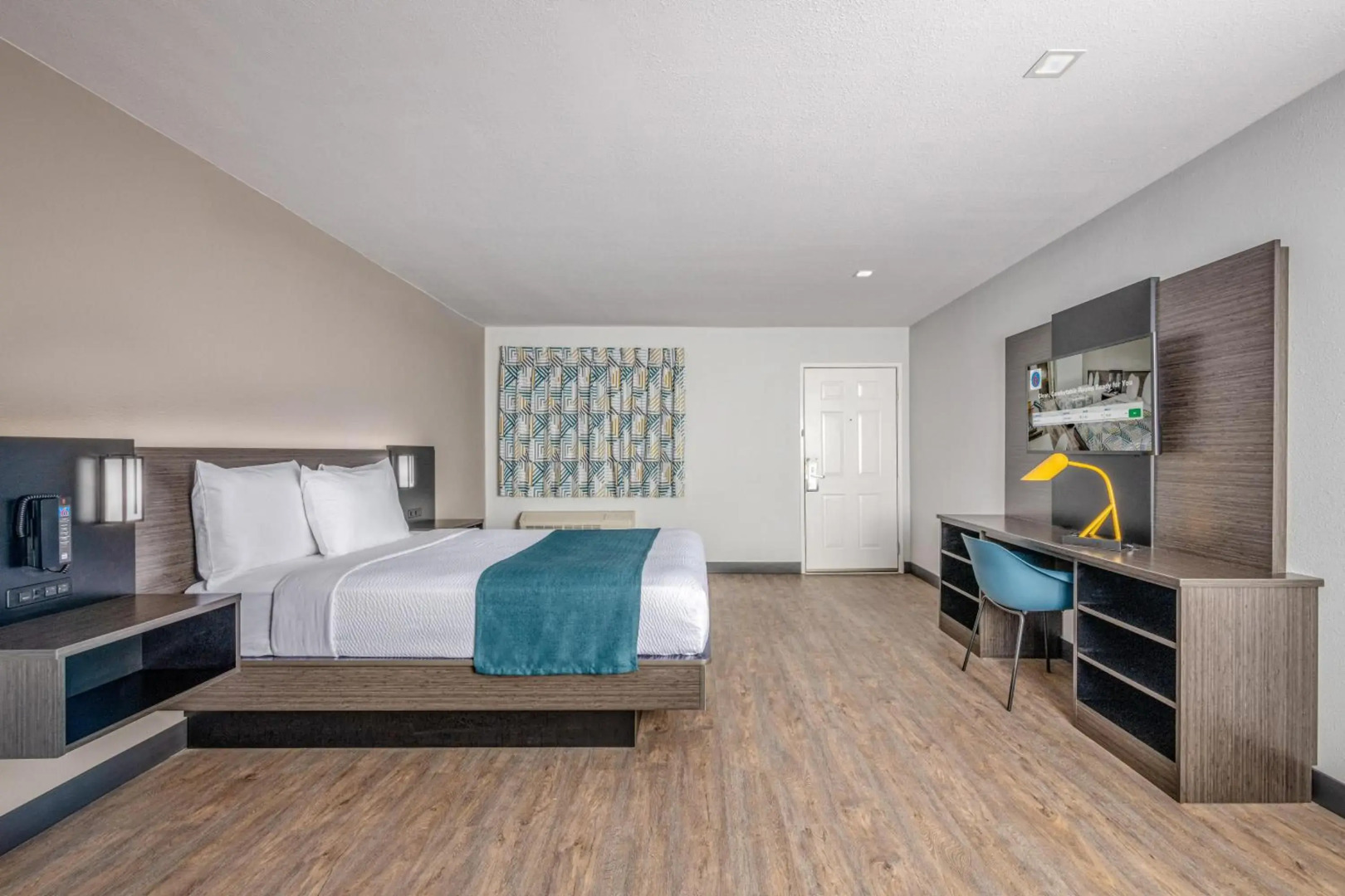 Clarion Inn & Suites DFW North