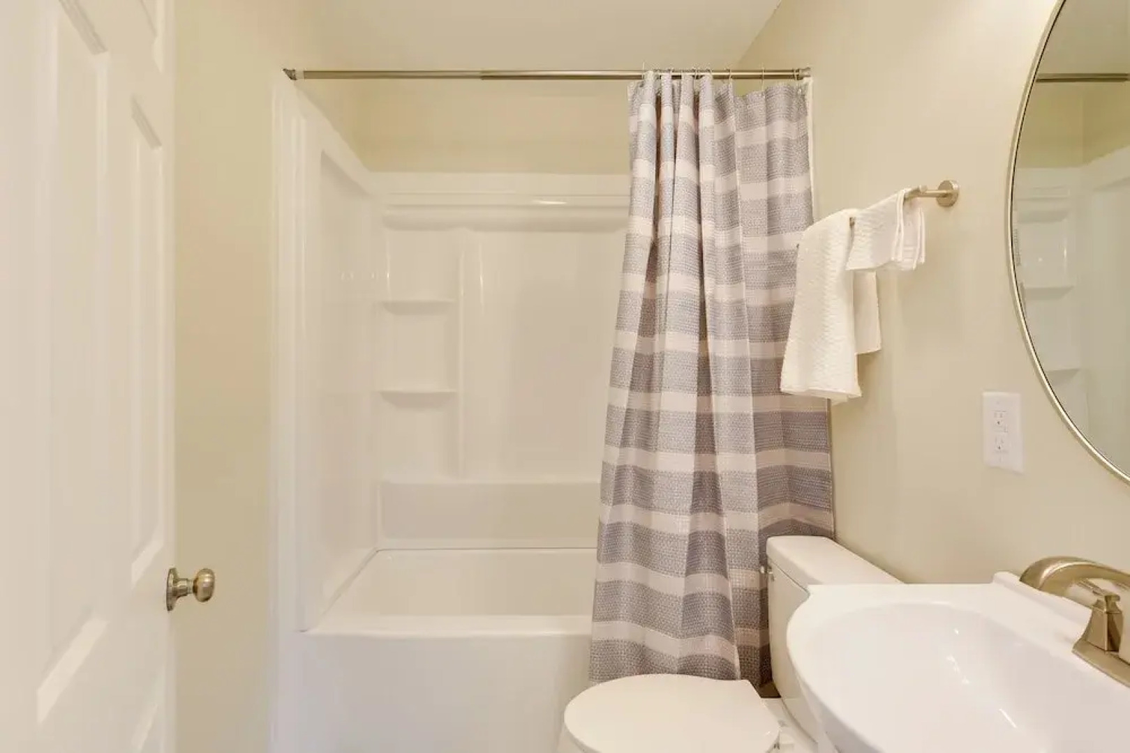 'sandhills Sanctuary' Home Near Golfing!