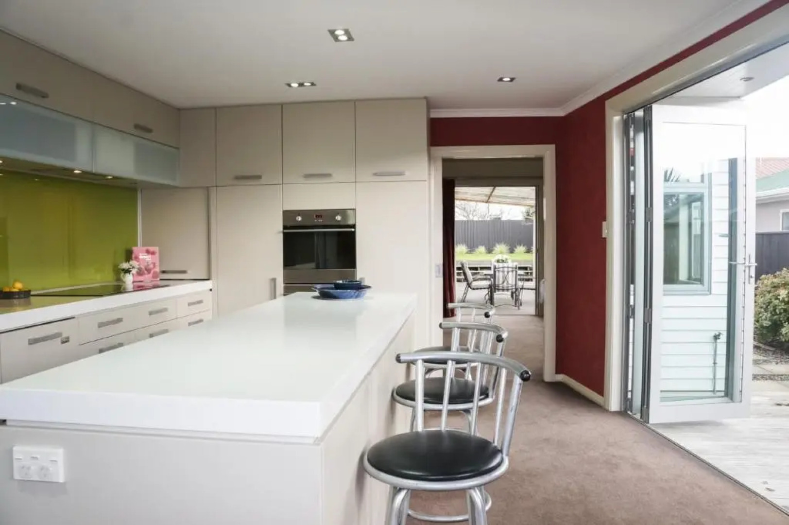 Relax On Richmond - Modern Large Beach House