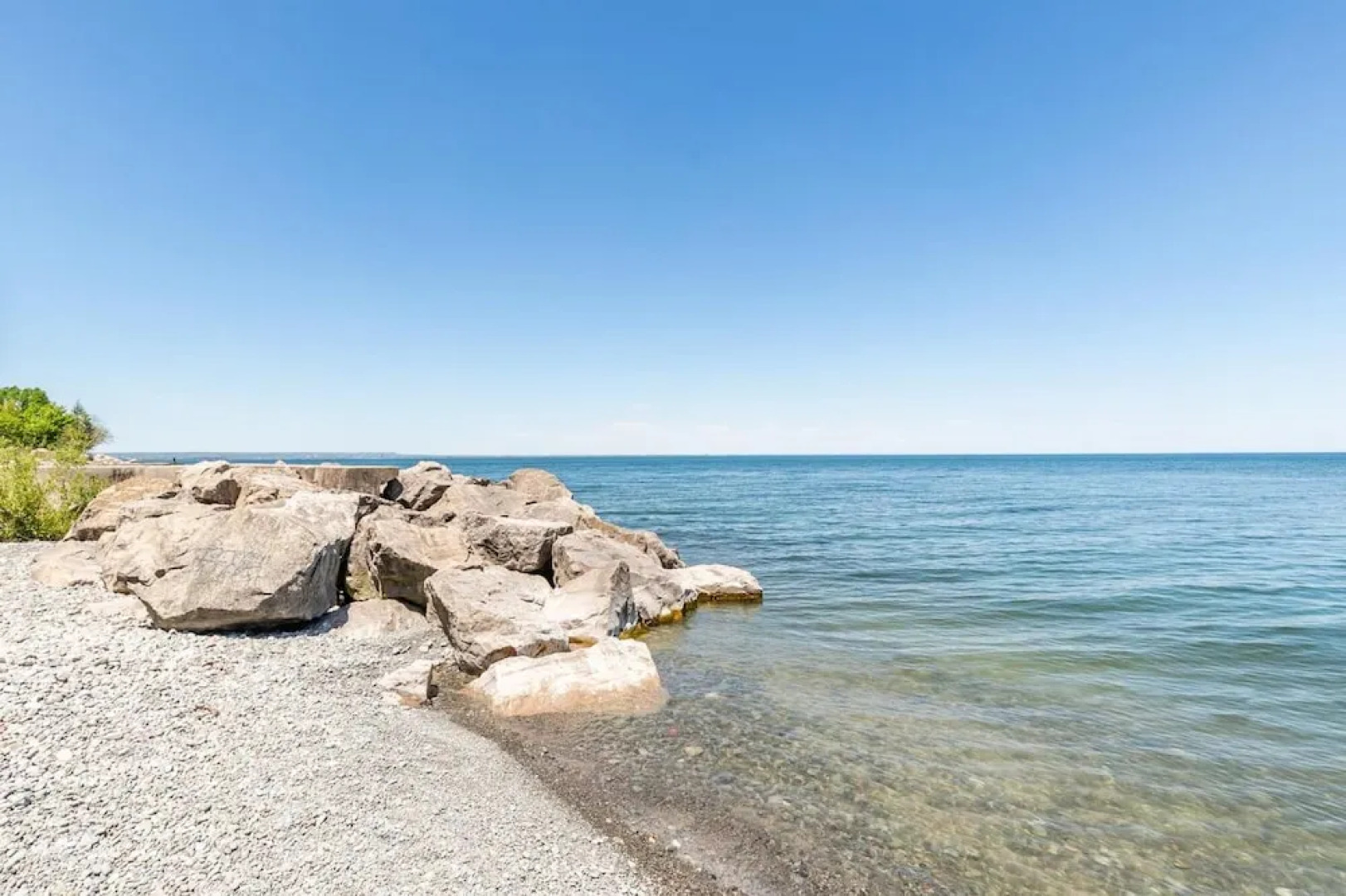 4BR 3BA Townhouse on Lake Ontario Free Parking Gym