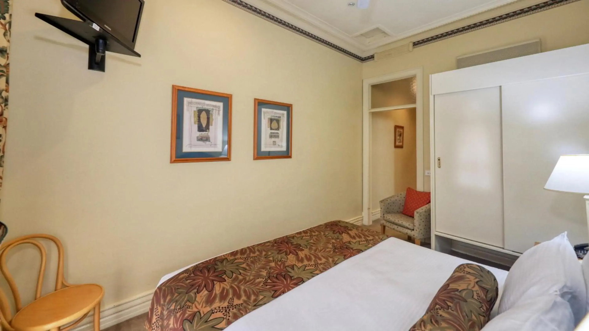 Royal Exchange Hotel