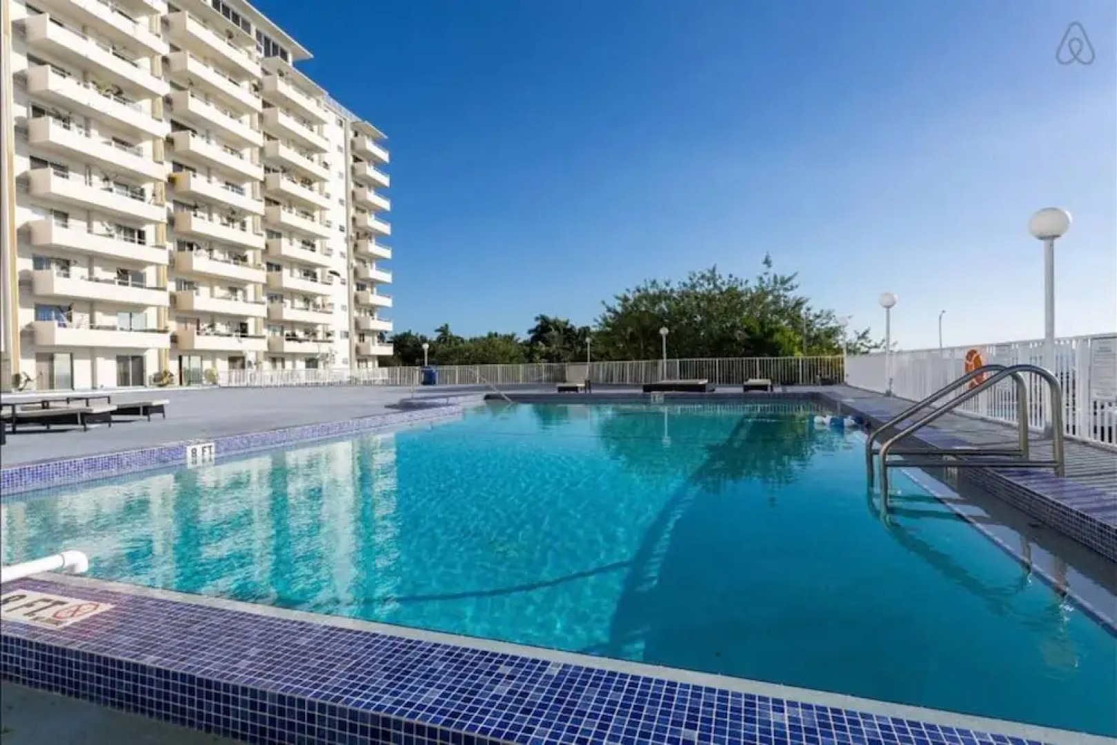 Awesome Place with Pool and Parking No.4