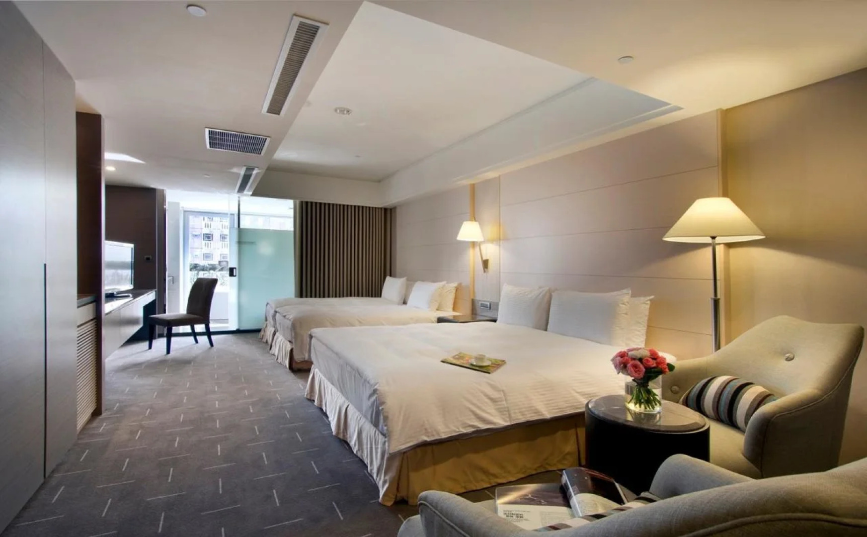 CHECK inn Select Taichung Dadun