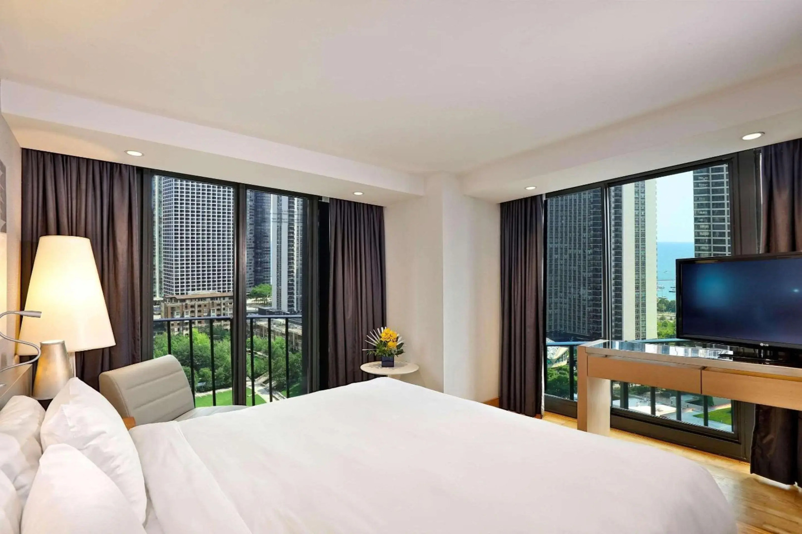 Radisson Blu Aqua Hotel Chicago