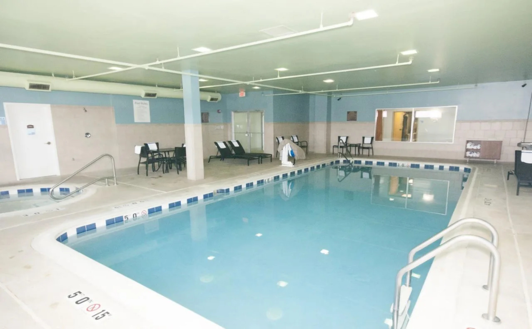 Holiday Inn Express & Suites Waukegan by IHG