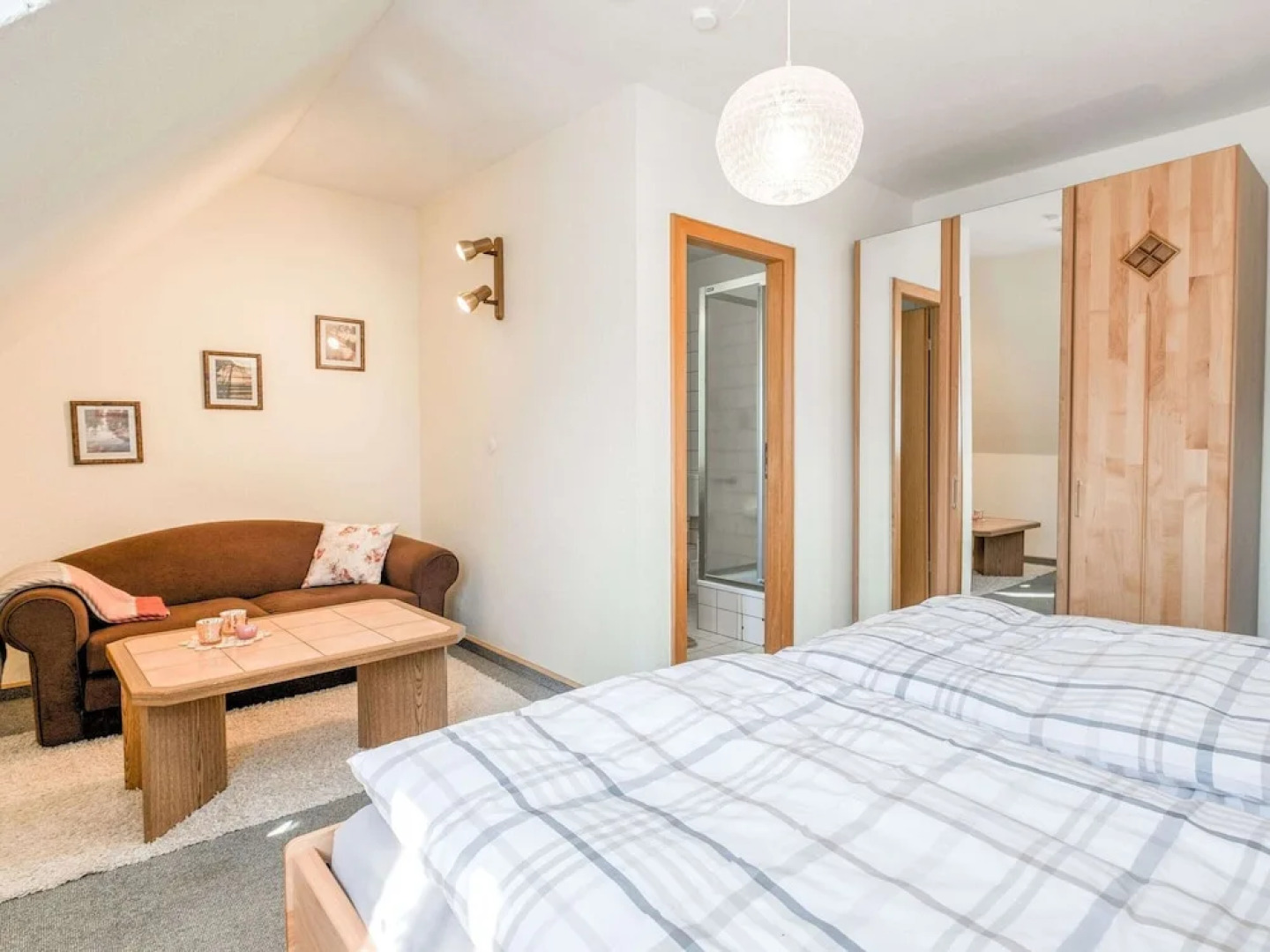 Large Holiday Apartment near Willingen with Private Garden & Terrace