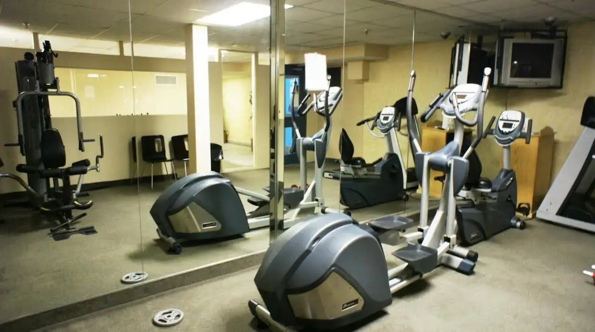 Vittoria Hotel and Suites