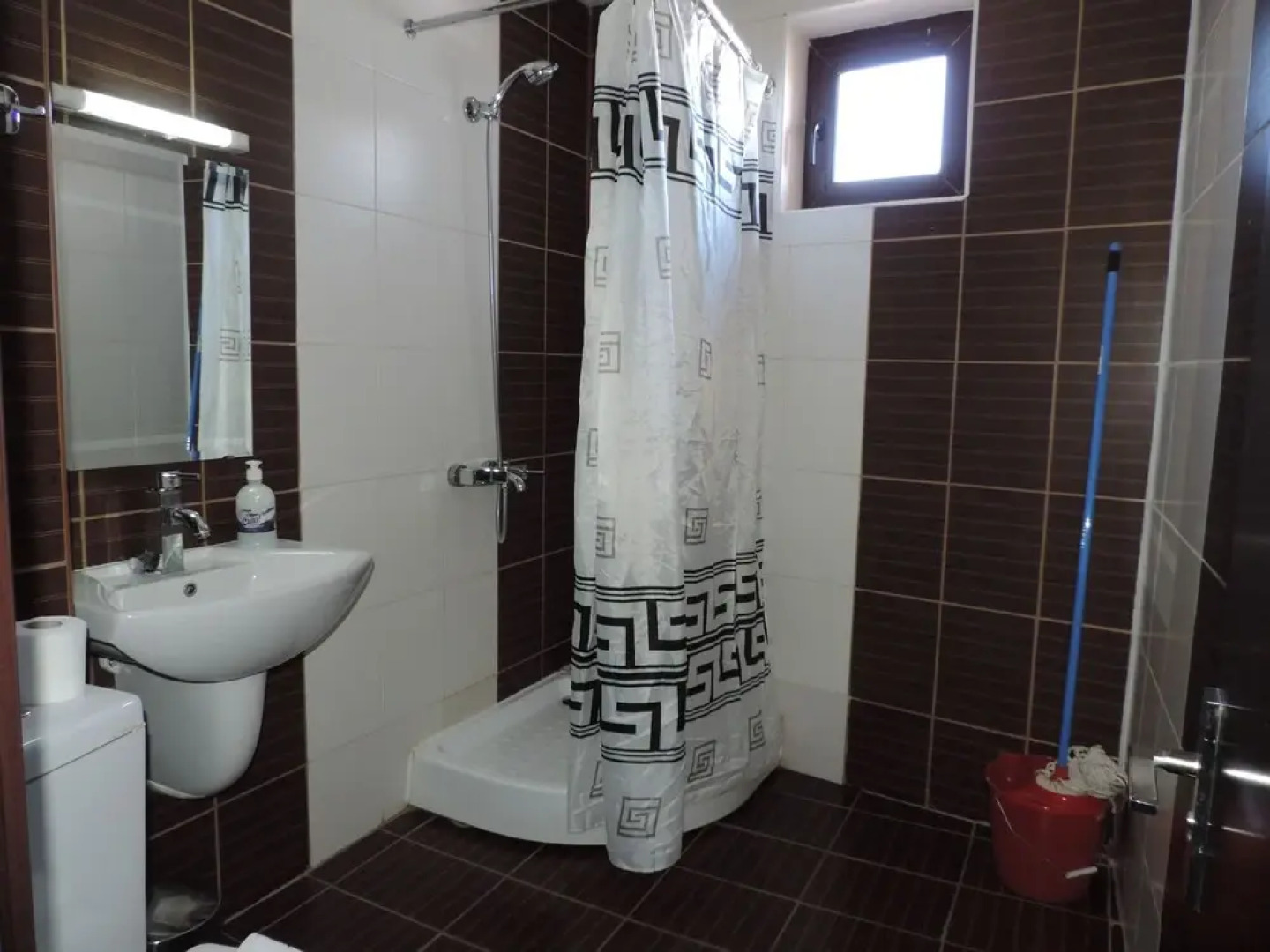 Gondola Apartments & Suites