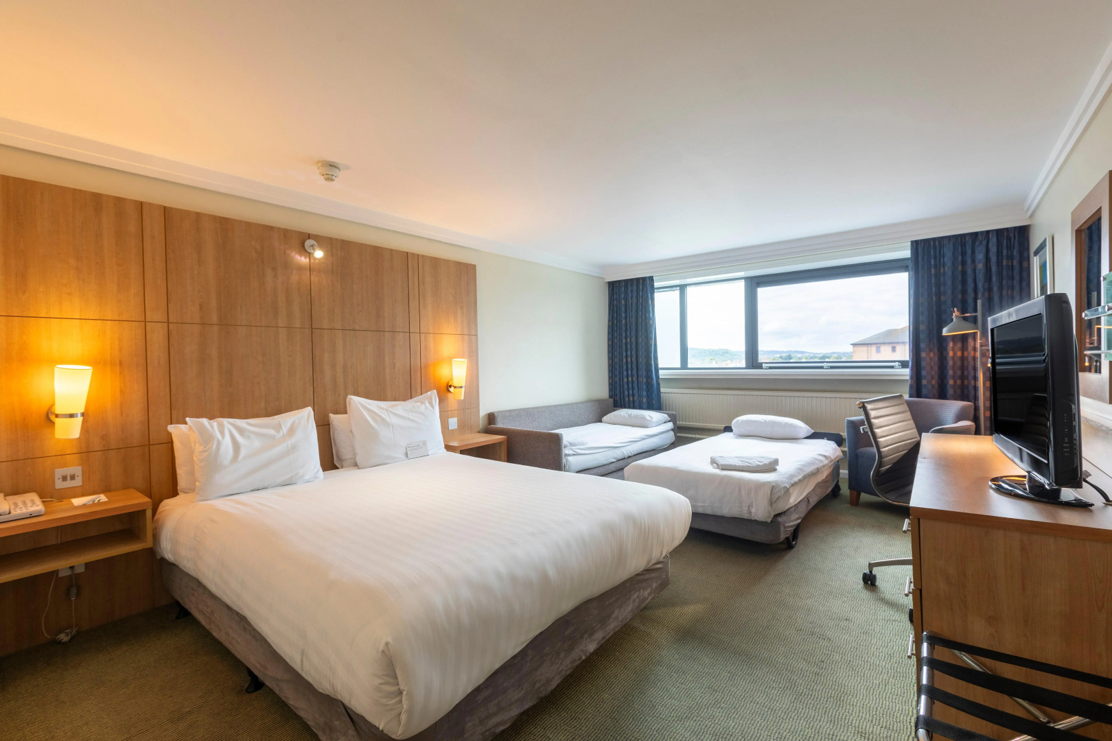 Holiday Inn Cardiff City Centre by IHG
