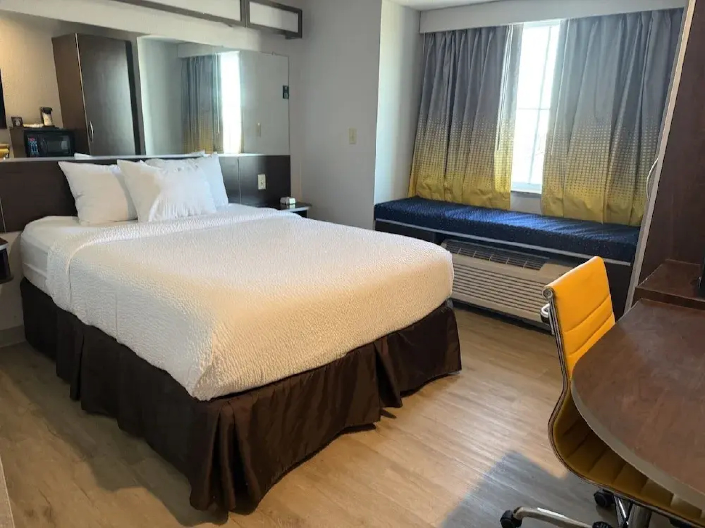 Microtel Inn and Suites by Wyndham Triadelphia